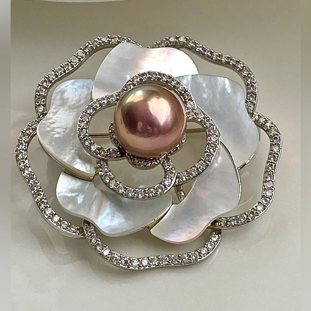 P240-Handmade Metallic Edison Pearl And Mother-of-Pearl Flower Brooch/Pendant - Picture 3 of 11